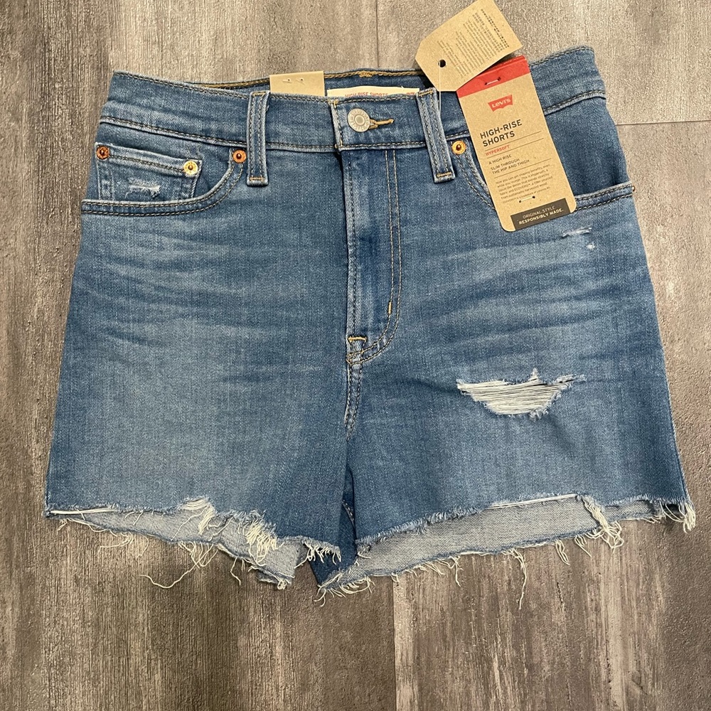 Levis high rise shorts, new with tags